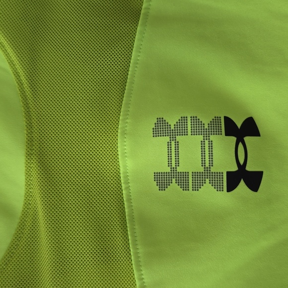 UNDER ARMOUR WOMEN'S FLORESCENT GREEN ATHLETIC CROP TOP SIZE LARGE - Picture 3 of 14